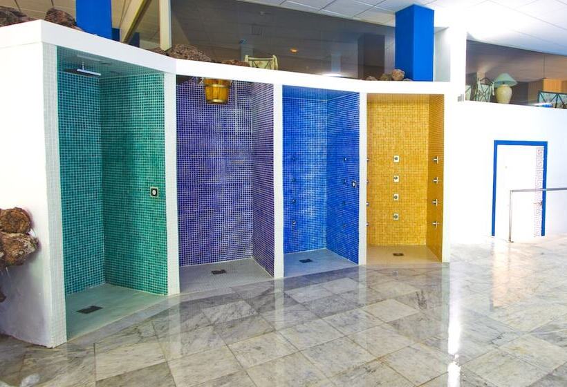 Residencial La Quinta Park Suites