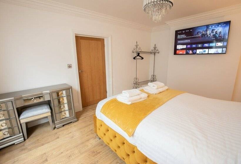 Ridley House Apartments