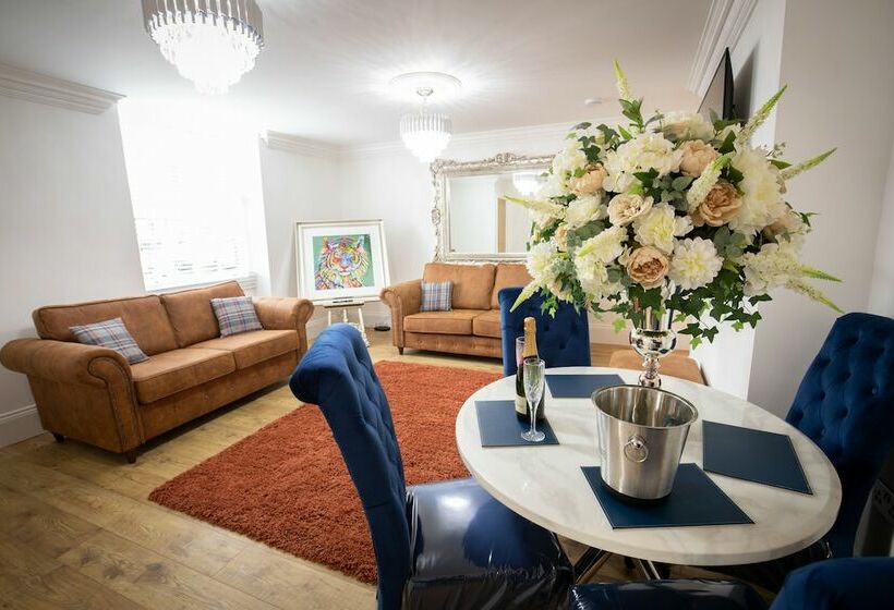 Ridley House Apartments