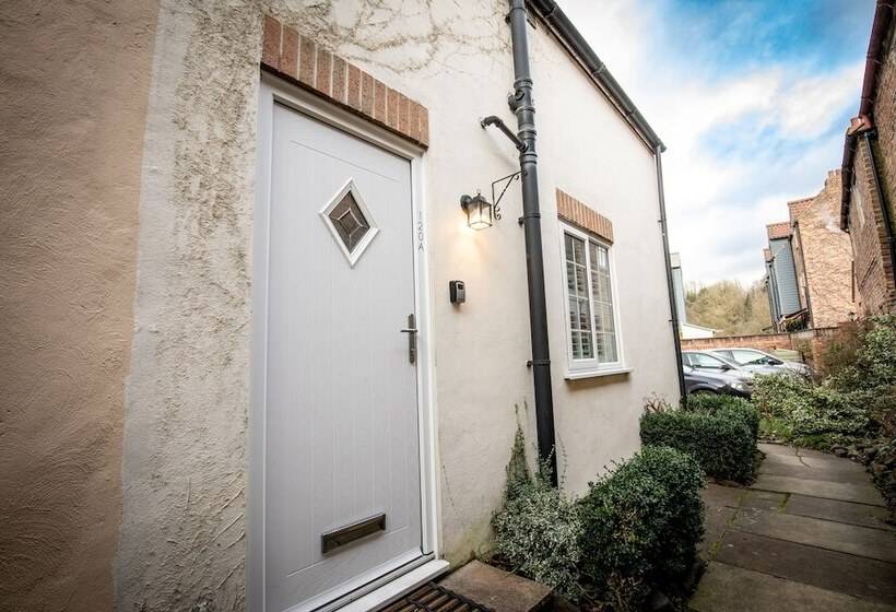 Ridley House Apartments