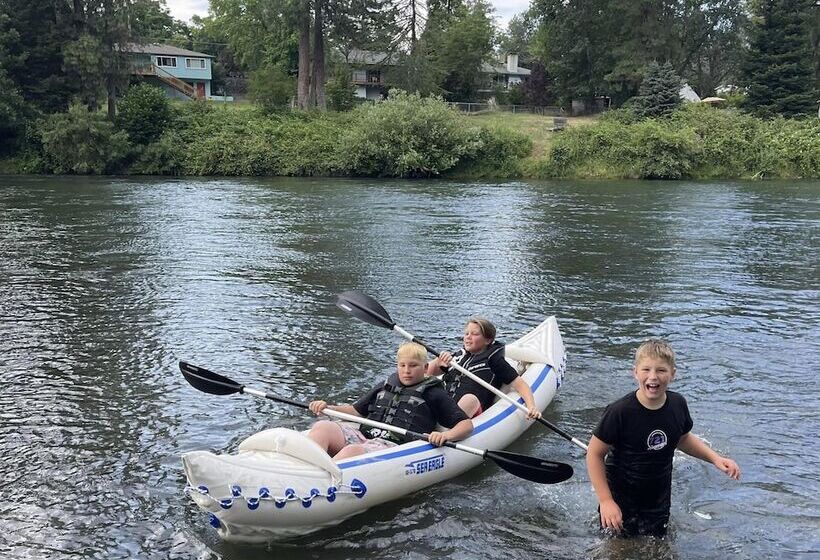 Rogue River Resort
