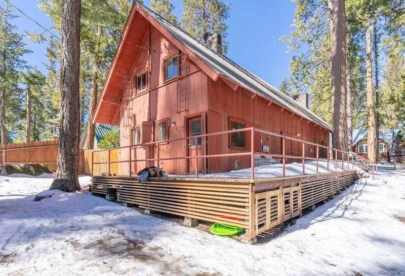 Rustic Knotty Pine Minutes To The Water!