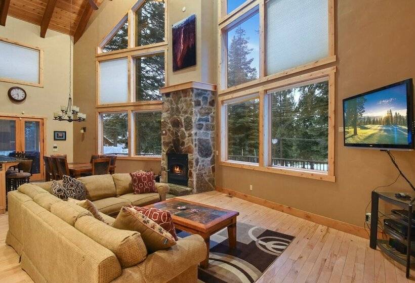 Skislope Sanctuary Close To Outdoor Activities