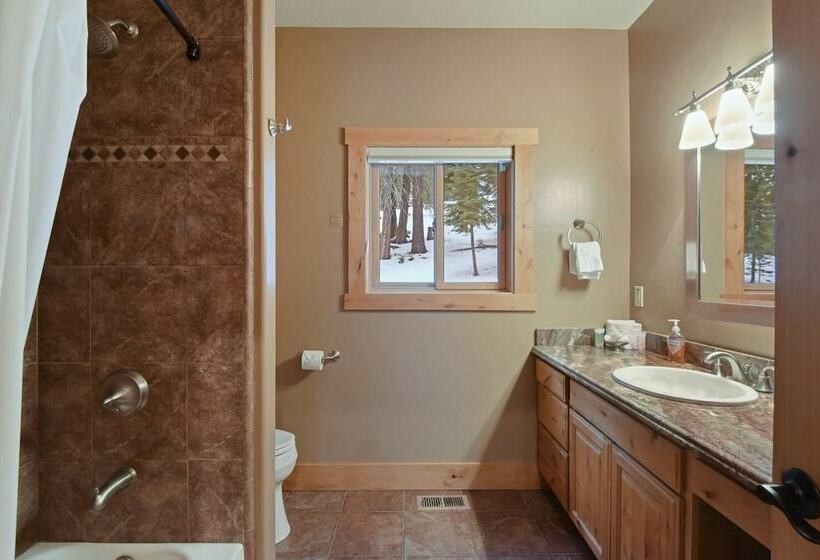 Skislope Sanctuary Close To Outdoor Activities