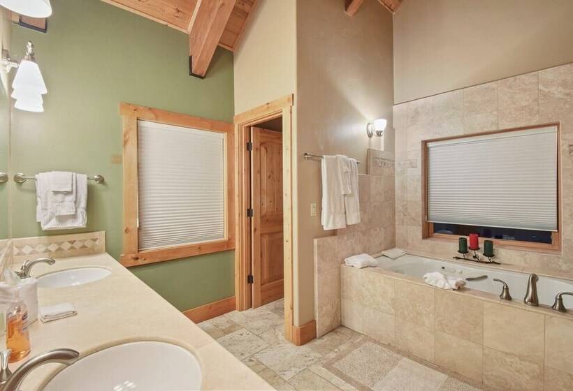 Skislope Sanctuary Close To Outdoor Activities