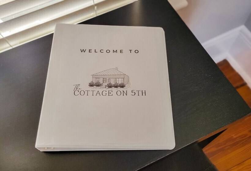 The Cottage On 5th