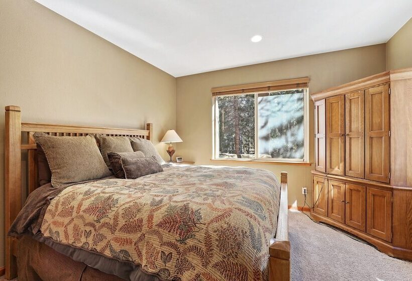 The Lodge On Oaxaco   Epic Man Cave / Billiard Room