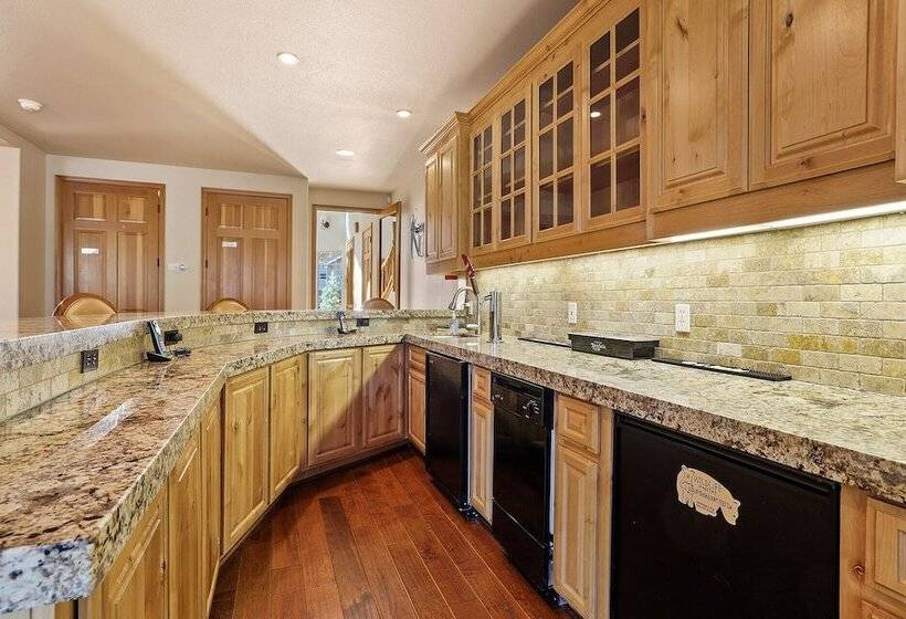 The Lodge On Oaxaco   Epic Man Cave / Billiard Room