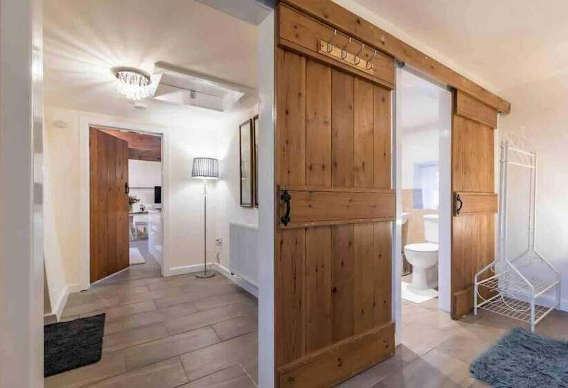 The Stables At Brambles Farm