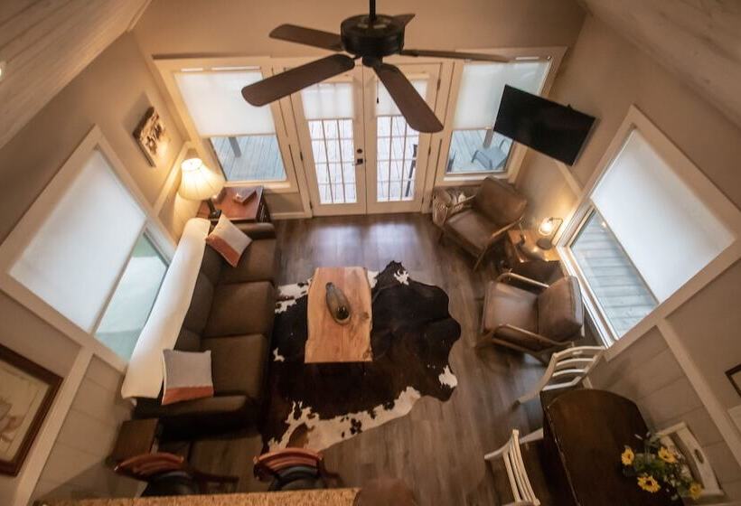 Treetop River Cabins On The Guadalupe River