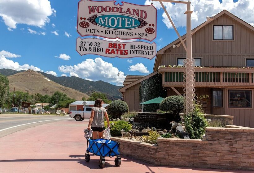 Woodland Motel