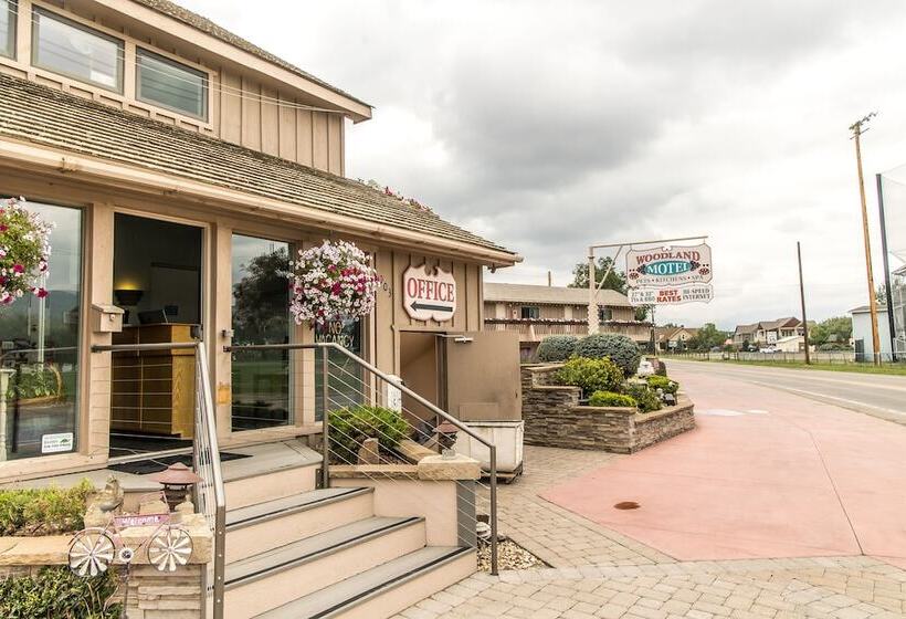Woodland Motel