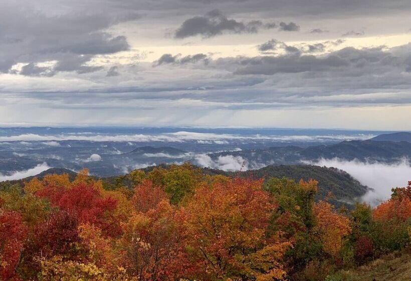 2 Master Suites _ Phenomenal Views   Alpine Summit