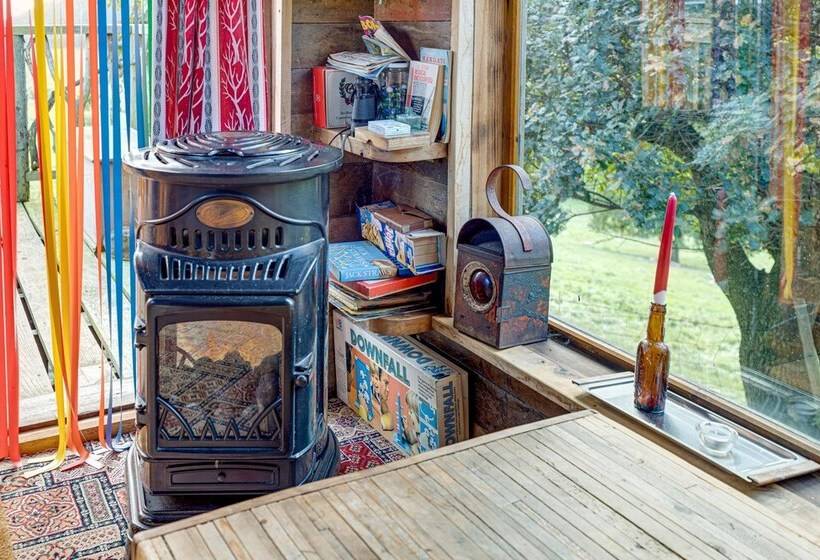 2x Double Bed   Glamping Wagon, Dalby Forest