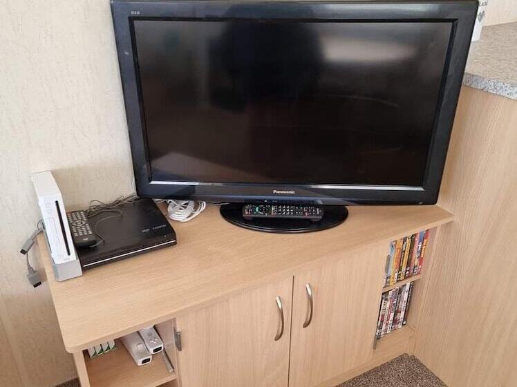 Beautiful 2 Bed Caravan In Abergele Town