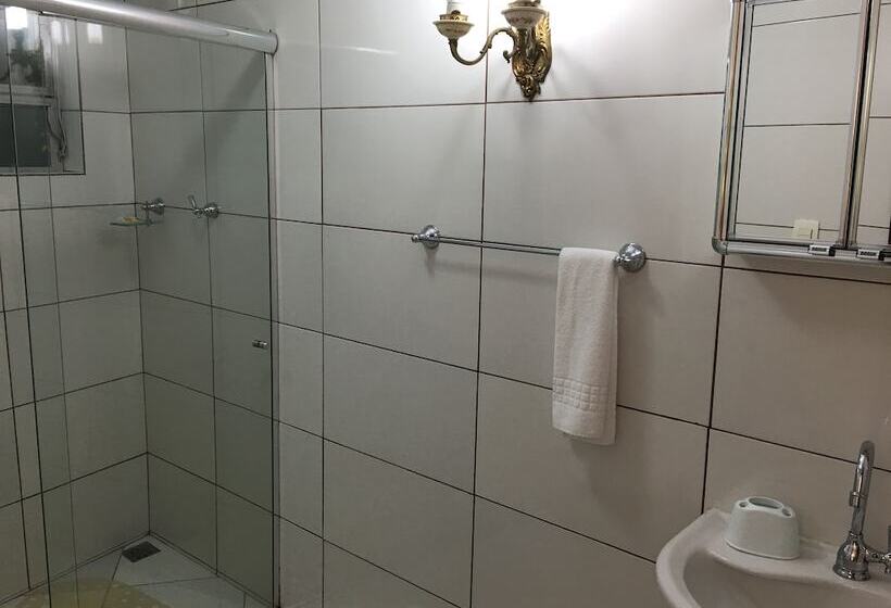 צימר Aratinga Inn