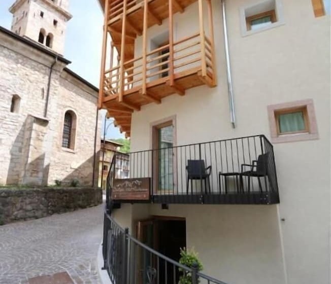 مبيت وإفطار Dolcevita Ambiez