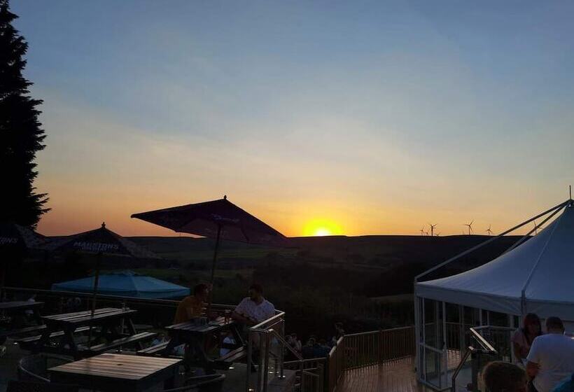مبيت وإفطار Moorcock Inn Littleborough