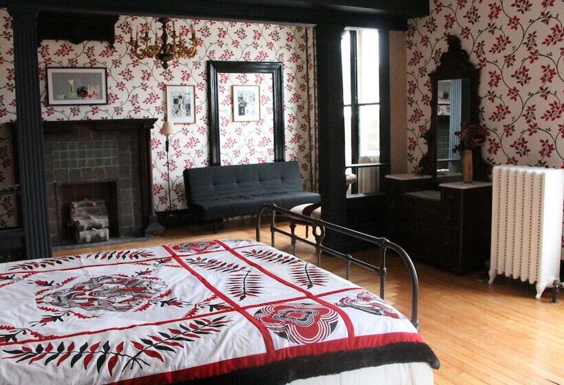 Bed and Breakfast The Wedding Cake House