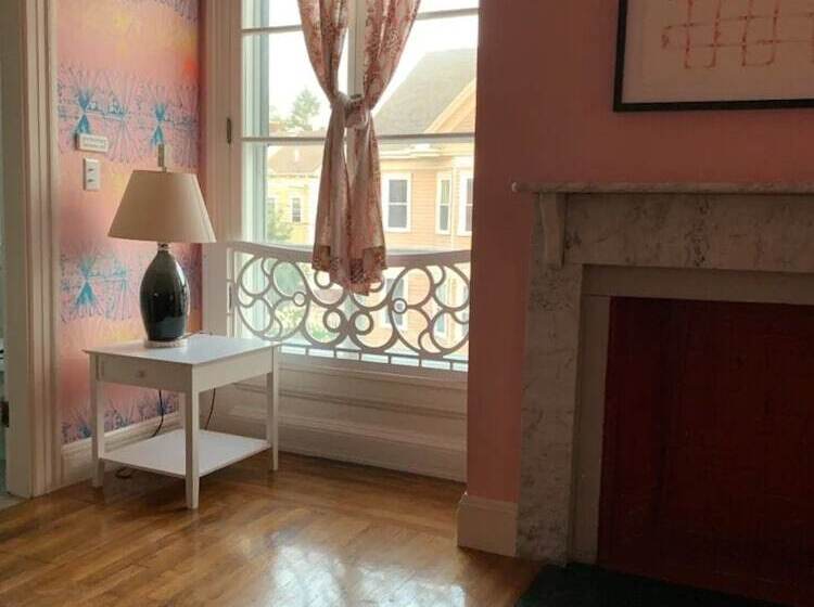 Bed and Breakfast The Wedding Cake House