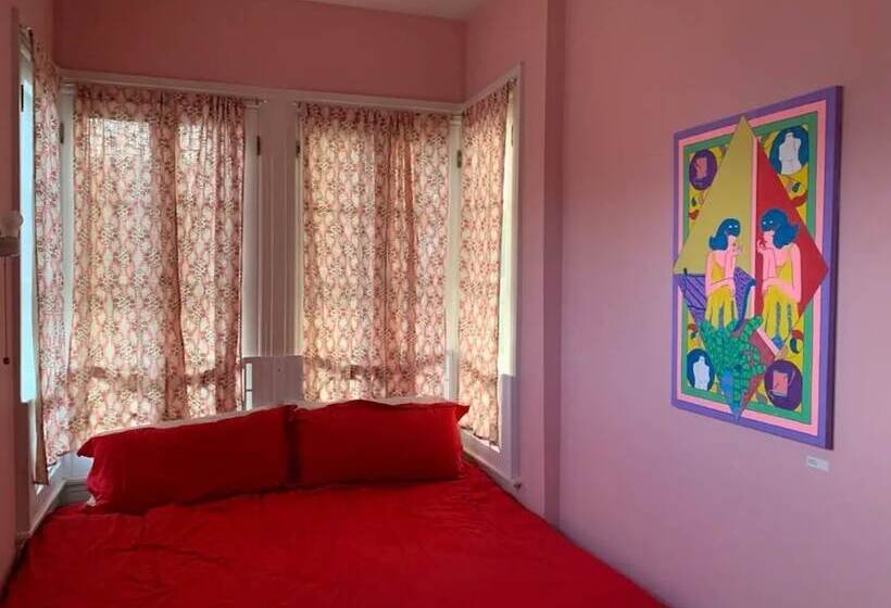 Bed and Breakfast The Wedding Cake House