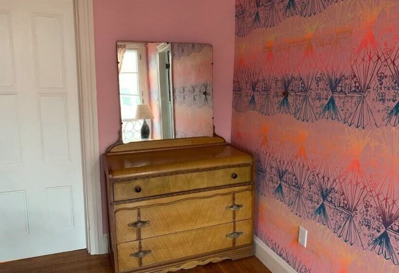 Bed and Breakfast The Wedding Cake House