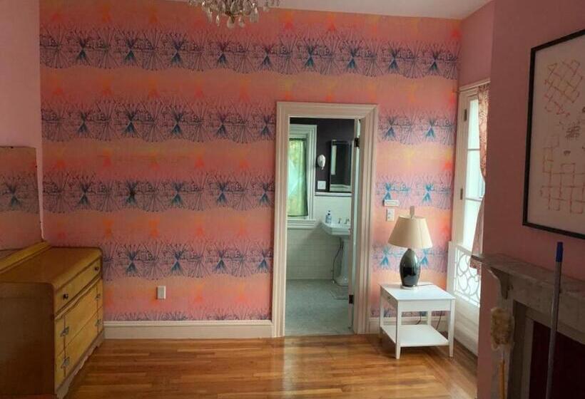 Bed and Breakfast The Wedding Cake House