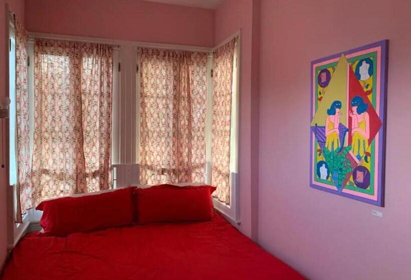 Bed and Breakfast The Wedding Cake House