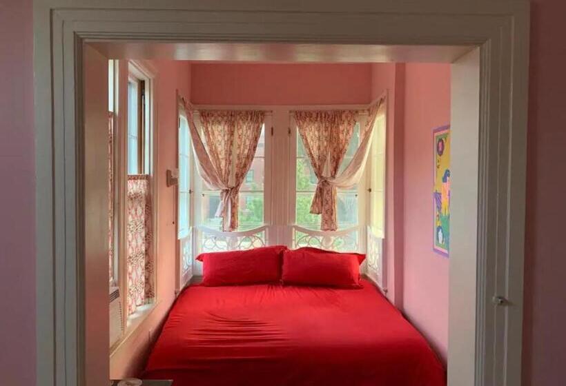 Bed and Breakfast The Wedding Cake House