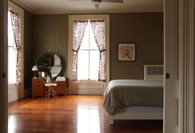 Bed and Breakfast The Wedding Cake House