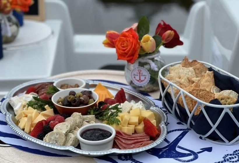 צימר Vintage Inn At Veritas Estate