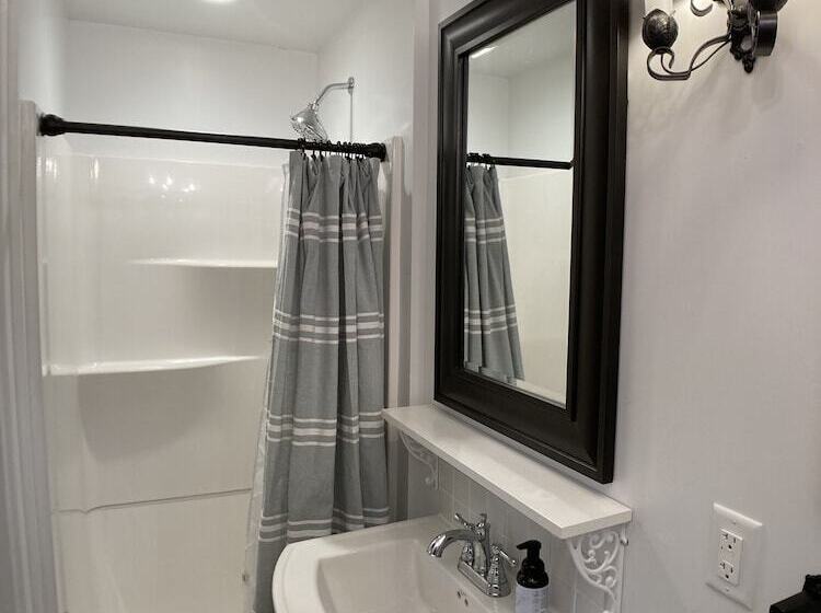 צימר Vintage Inn At Veritas Estate