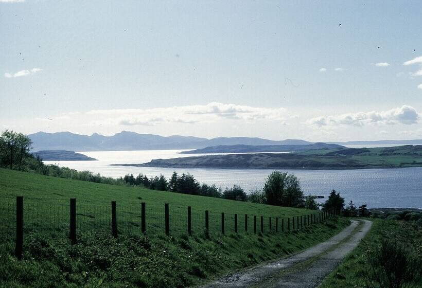 Charming Yurt In Kelburn Estate Near Largs