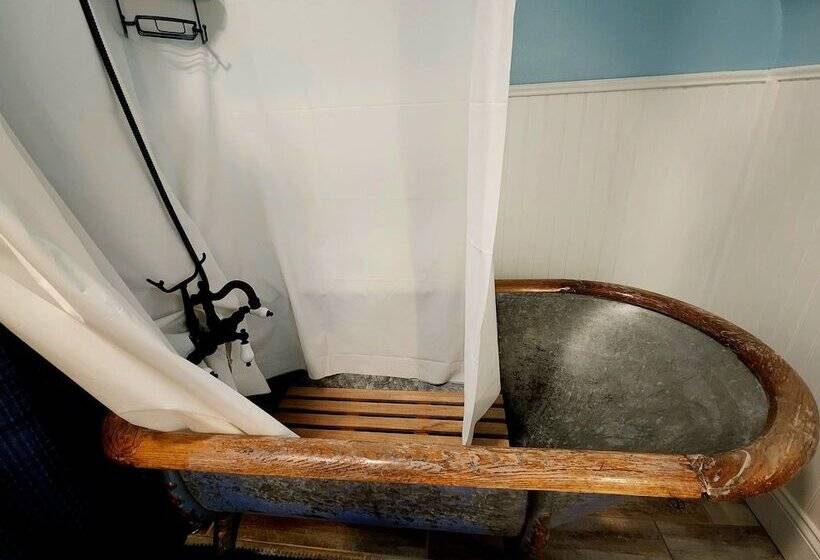 Downen House Bed & Breakfast