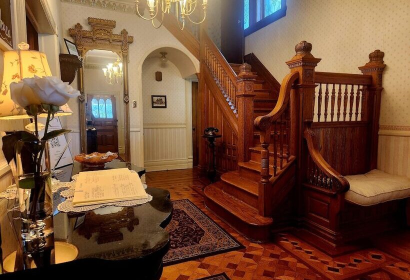 Downen House Bed & Breakfast