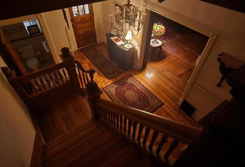 Downen House Bed & Breakfast