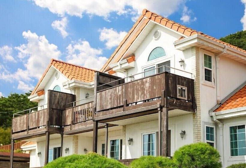 Geoje Birds Hill Pension