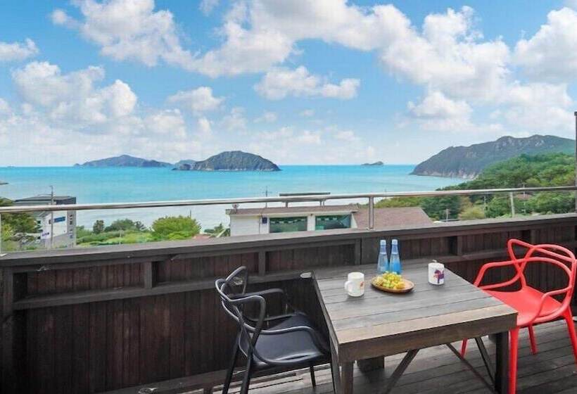 Geoje Birds Hill Pension