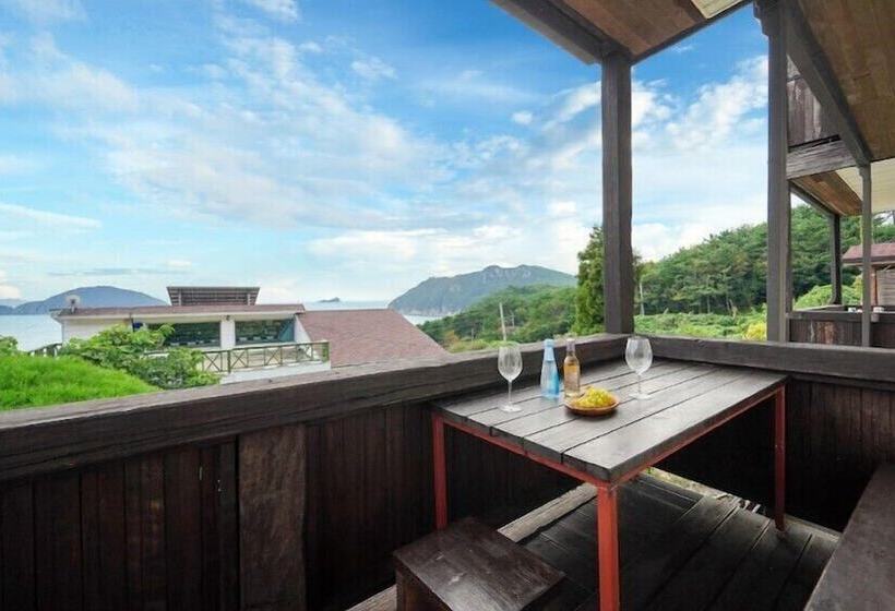 Geoje Birds Hill Pension