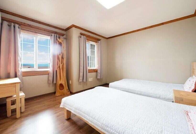 Geoje Birds Hill Pension