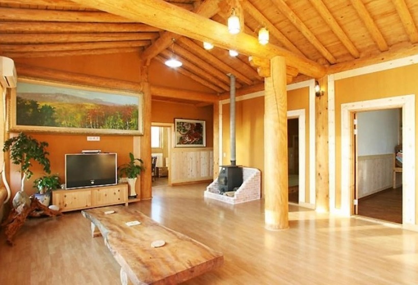 Geoje Birds Hill Pension