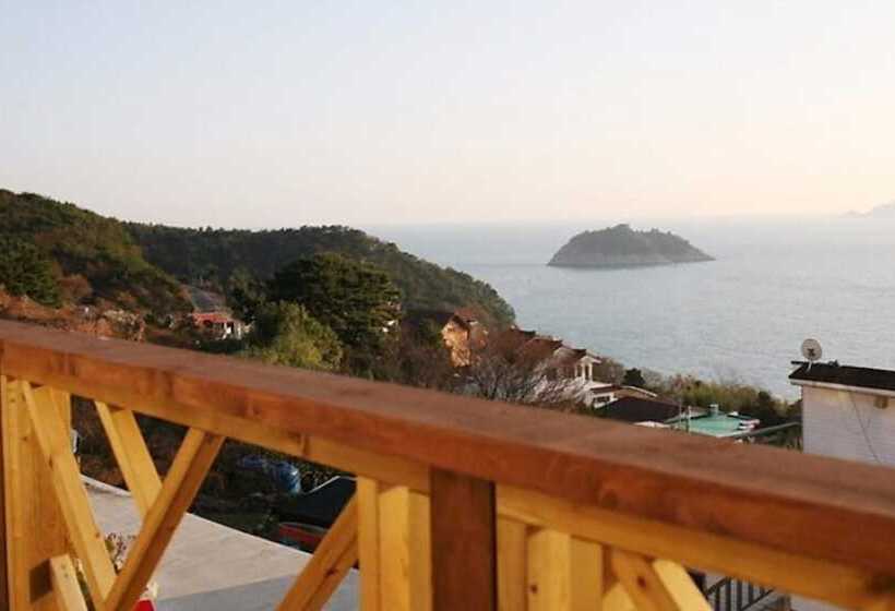 Geoje Birds Hill Pension
