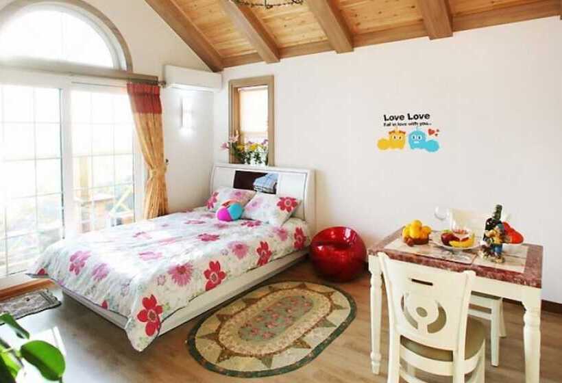 Geoje Birds Hill Pension