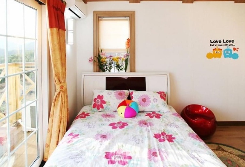 Geoje Birds Hill Pension