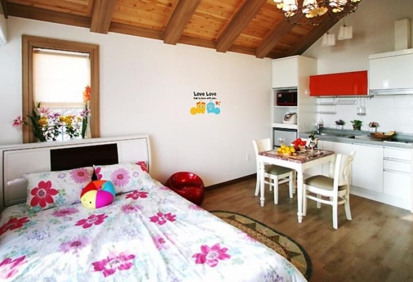 Geoje Birds Hill Pension