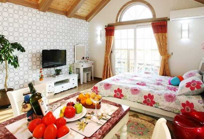 Geoje Birds Hill Pension