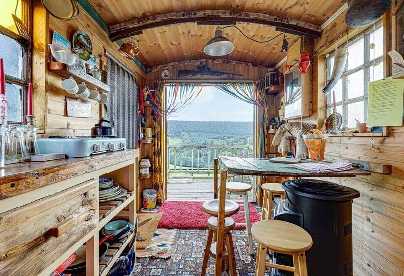 Glamping Wagon   1 X Double Bed, 2 X Single Bed