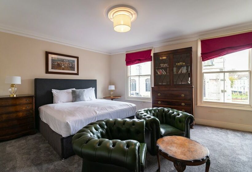 פונדק The Wenns Chop & Ale House