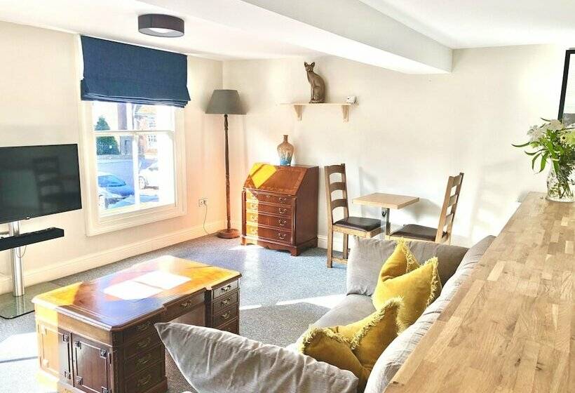 פונדק The Wenns Chop & Ale House