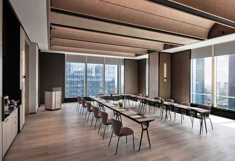 هتل Andaz Nanjing Hexi, By Hyatt